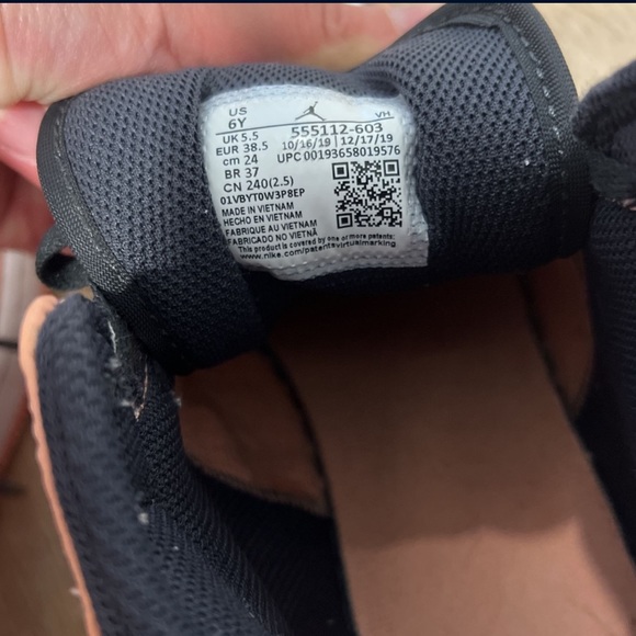 aj1 mid pink quartz 6y gs - Picture 4 of 6